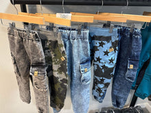 Load image into Gallery viewer, Kids pants with stars
